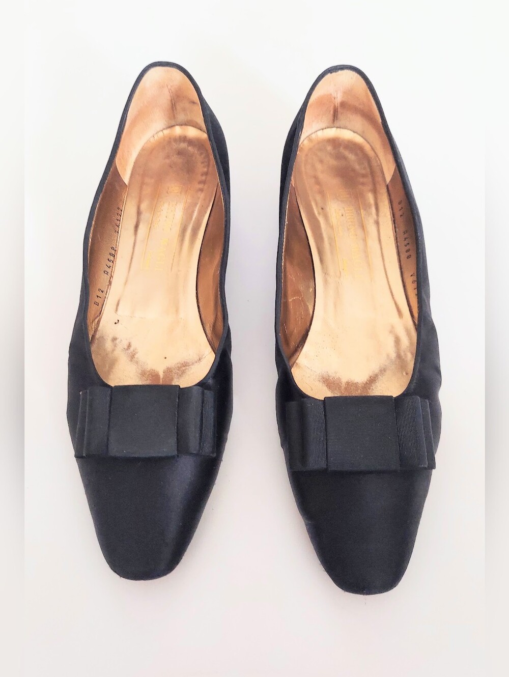 Bruno Magli Black Satin Bow Kitten Heels Size 12 B